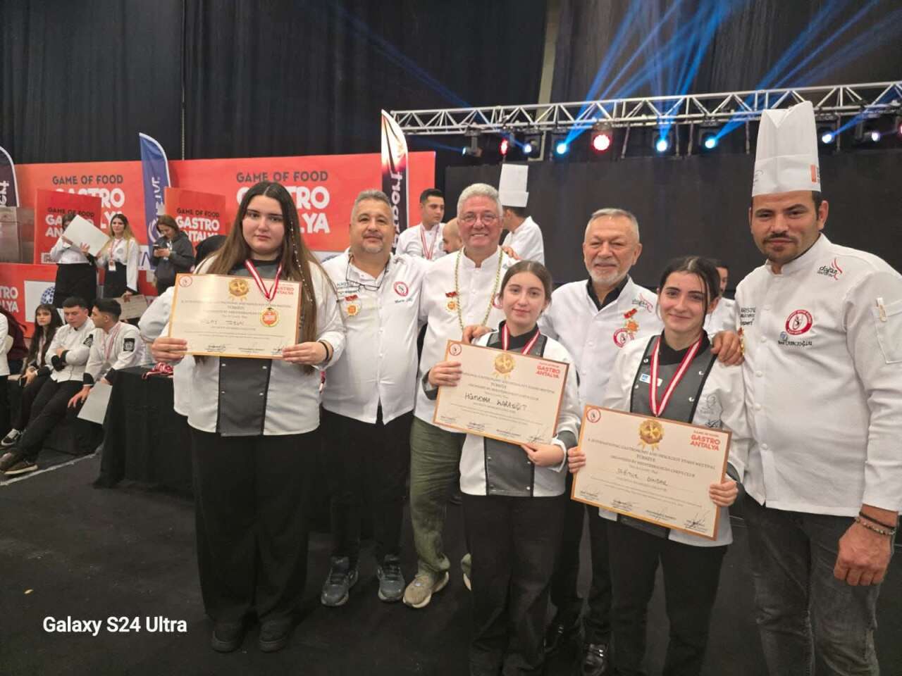 Marmarisli Öğrenciler GASTROANTALYA’dan Altın ve Gümüş Madalyayla Döndü 1